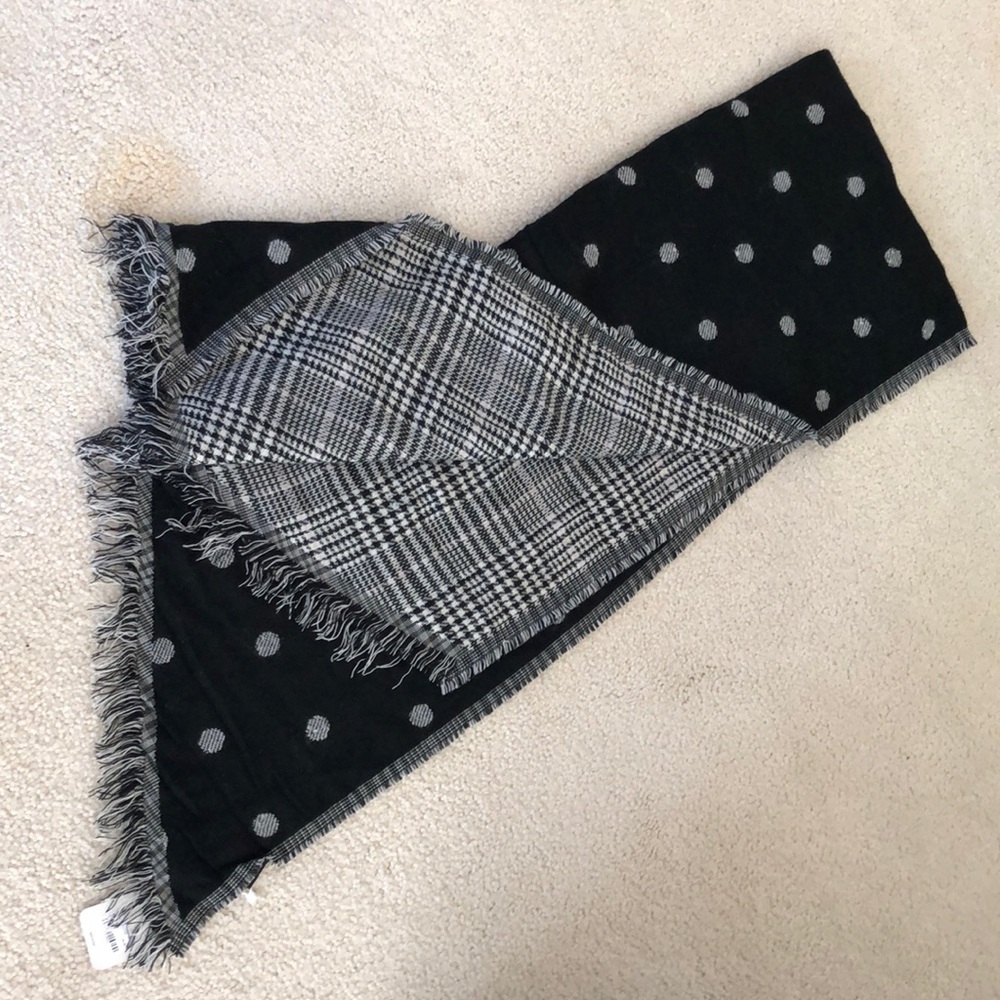 NWT Be Good reversible shawl wrap